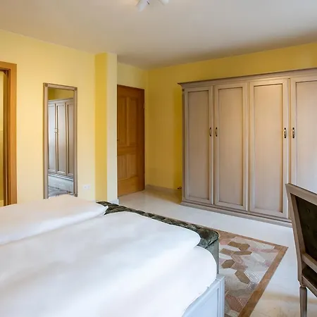 Dolomite De Luxe Homestay